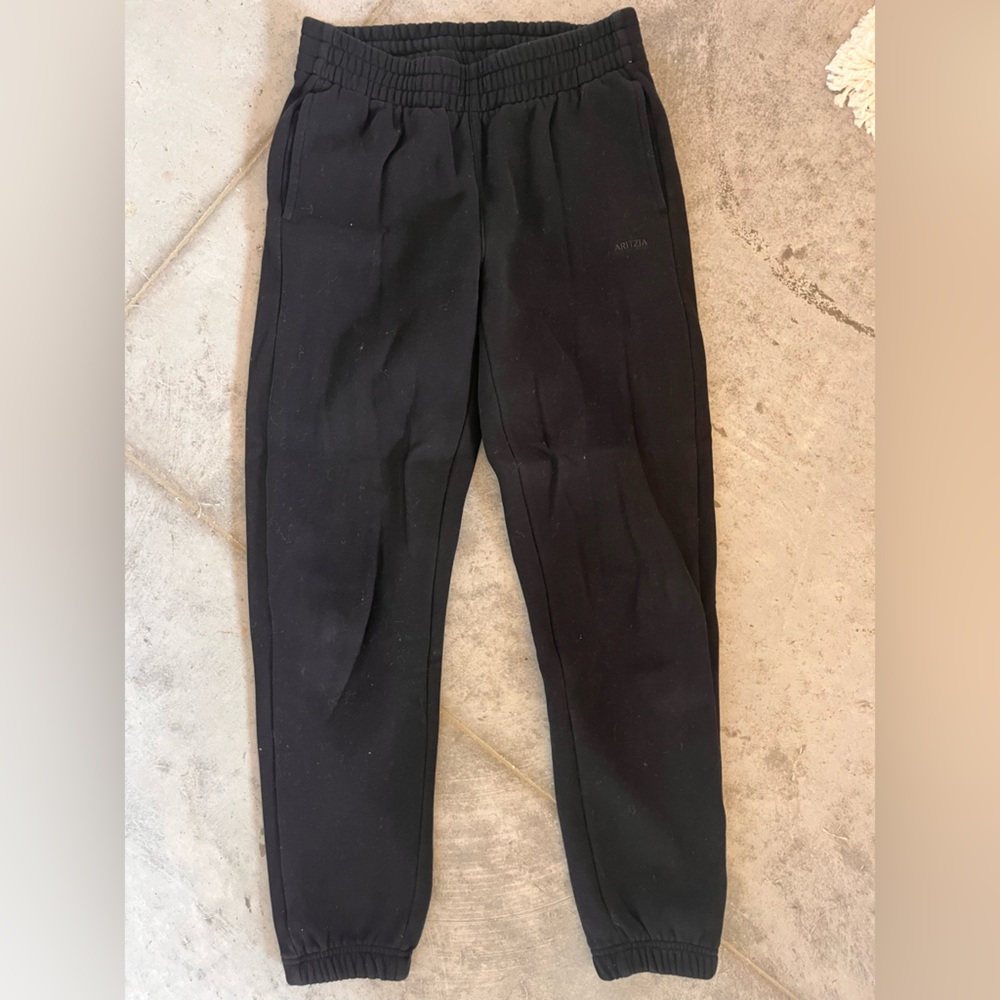 Aritzia Boyfriend Fit Sweatfleece Joggers